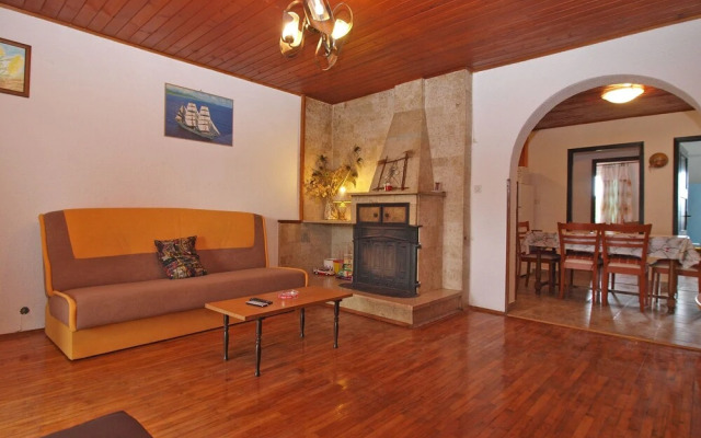 Apartment 1954