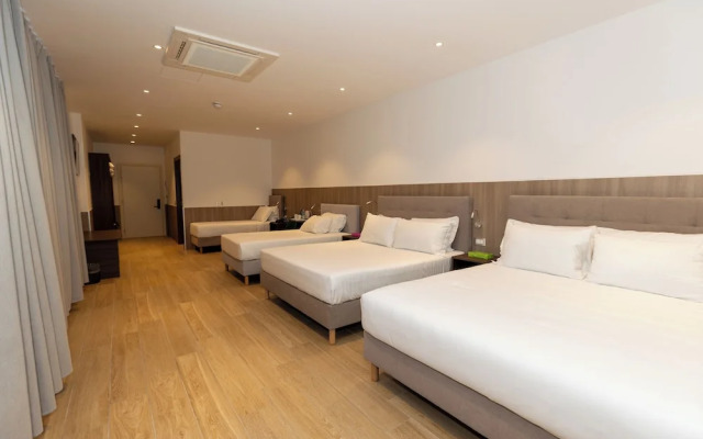 Lh HOTELS