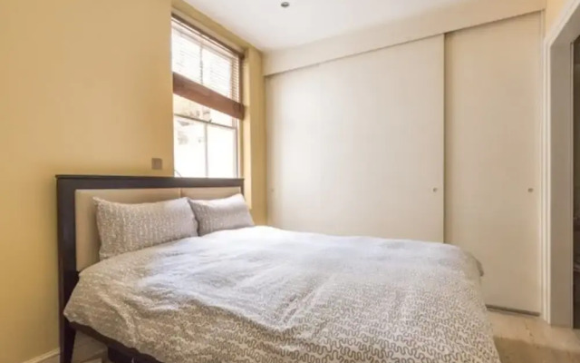 Eson2 - The Chelsea Edith Grove Lodge