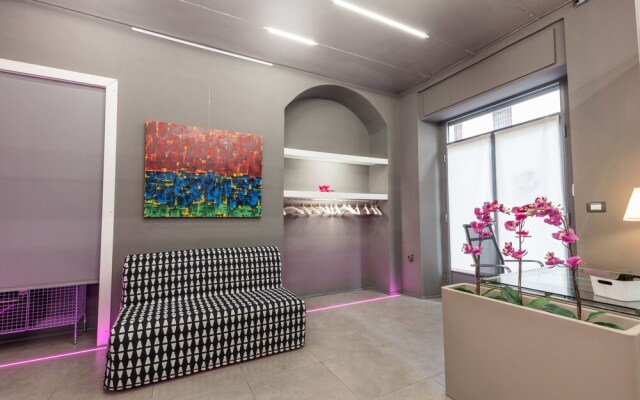 Into Apartments - Studio Somis