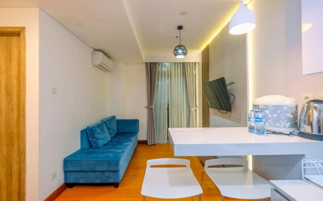 Fancy and Fabulous 1BR at Pejaten Park Apartment