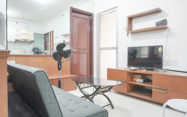 Fully Furnished And Comfy 2Br Apartment At Gajah Mada Mediterania