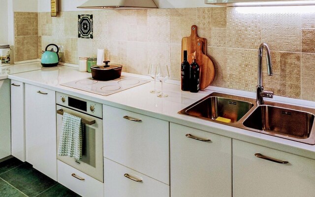 Amazing Home in Omisalj With Jacuzzi, Wifi and 4 Bedrooms