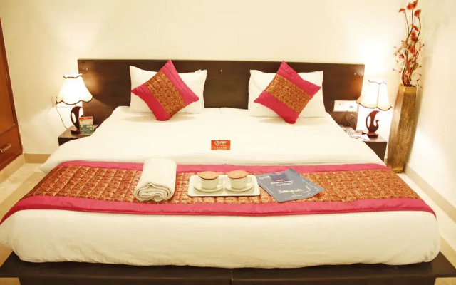 Oyo Rooms Noida City Centre 208