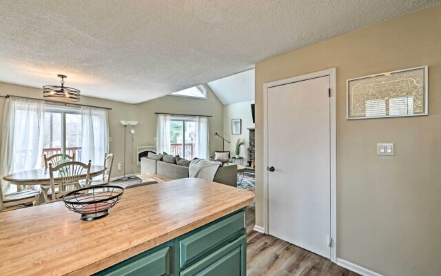 Golf, Ski + Fish: Cabin w/ Deck in Tobyhanna!