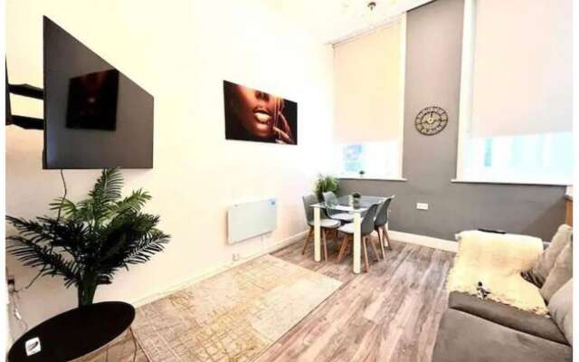 Captivating 2-bed Apartment in Liverpool