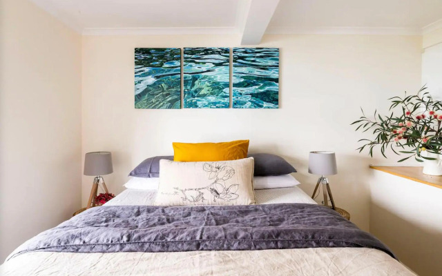 Y Vue - Beachside Apartment with Ocean Views