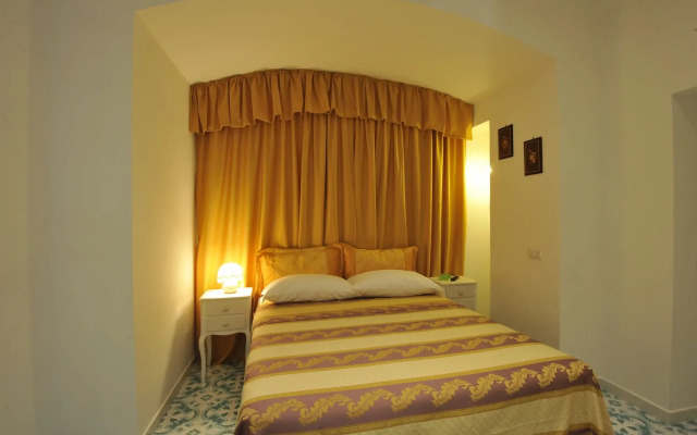 Surriento Suites