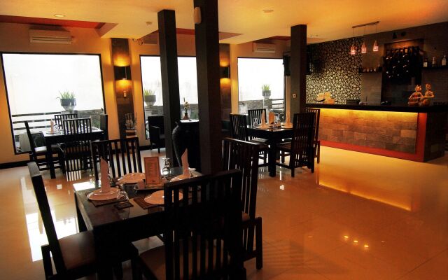 Puri Chorus Hotel