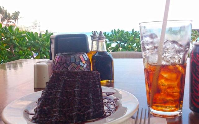 Cancun Plaza Condo Apartment