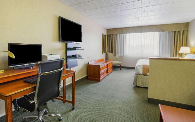 Quality Inn & Suites Altoona