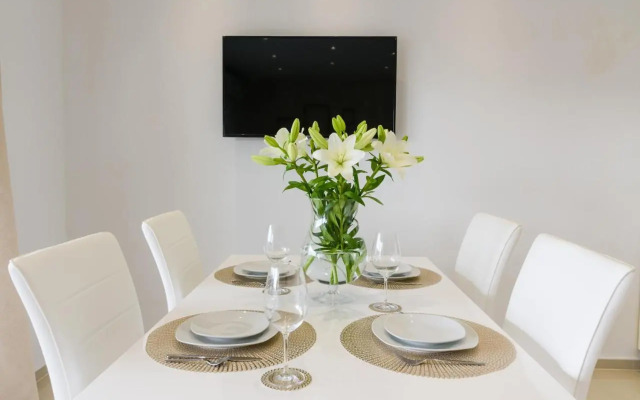 Villa Apartments AA 1