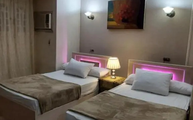 Pyramid Giza City Inn