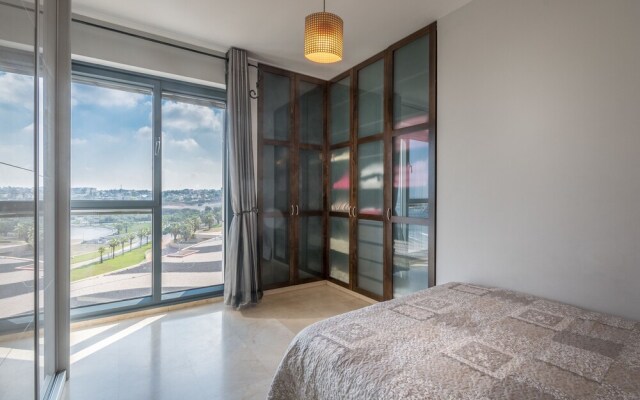 Beach Front By Ritz Hotel Pool Parking