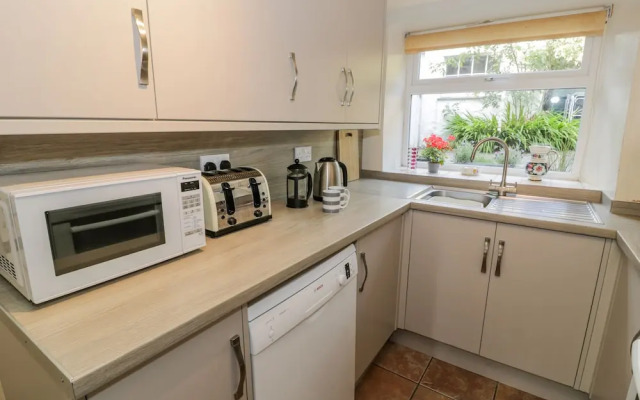 6 Glyn Terrace
