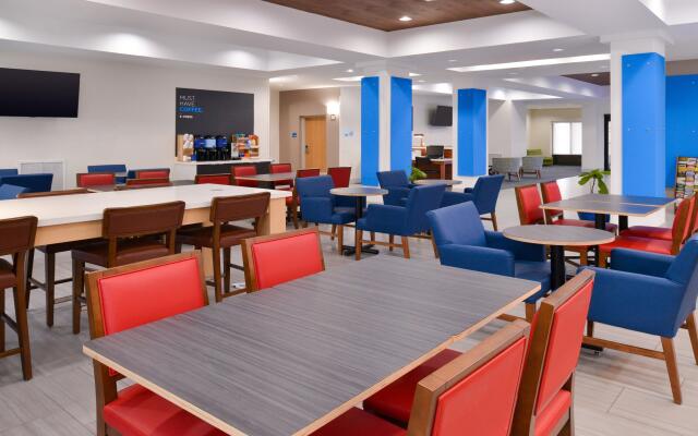 Holiday Inn Express & Suites Laplace by IHG