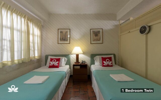 Broadway Court Apartelle