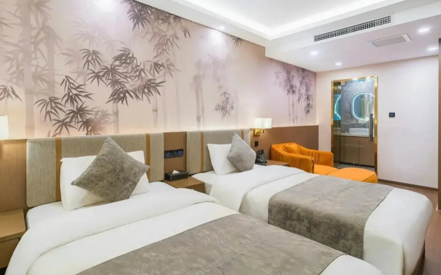 Chonpines Hotel (Beijing Wangfujing Nanluoguxiang Store)