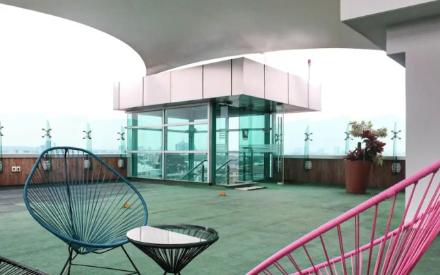 Beautiful and Comfortable Rooftop Suite