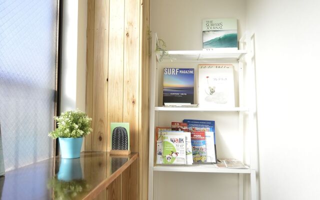 R Guest House - Hostel