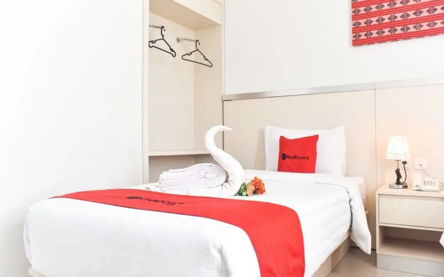 RedDoorz Plus Near Trans Studio Mall Makassar