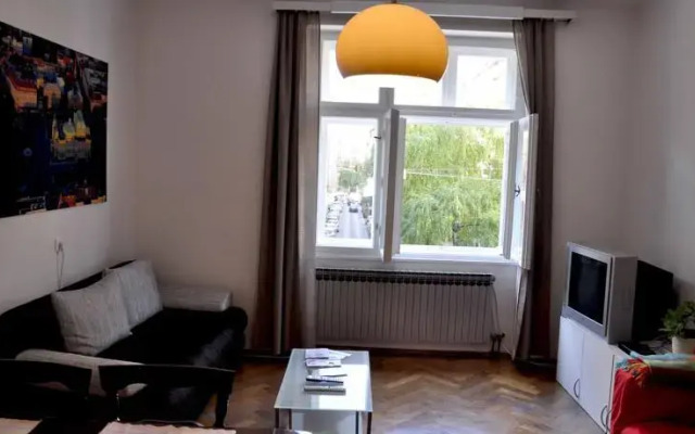 Apartmeant To Be