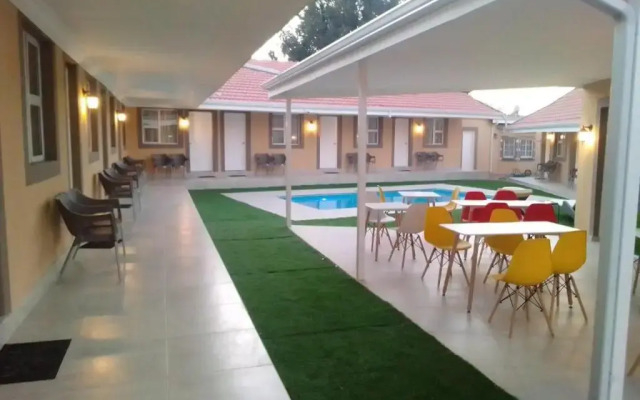 Benoni N12 Hotel