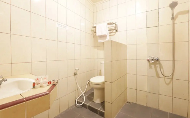 OYO 188 Nely Murni Residence