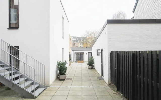 Fantastic 1-bed Apartment w Private Terrace