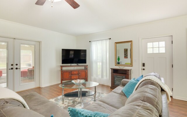 Rogers Vacation Rental ~ 7 Mi to Downtown