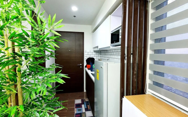 Air Residence Makati Elegant Design WiFi