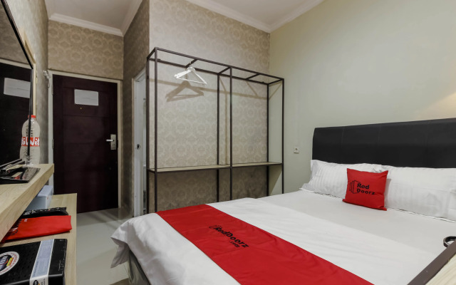 RedDoorz Plus @ Cikarang