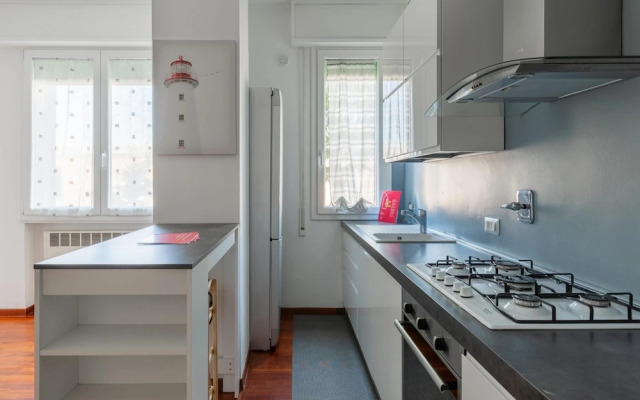 Modern Petroleum Apartment by Wonderful Italy