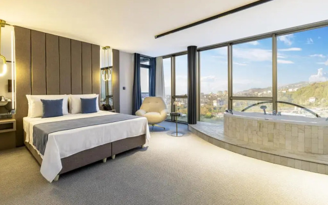 Rossi Luxury Hotel