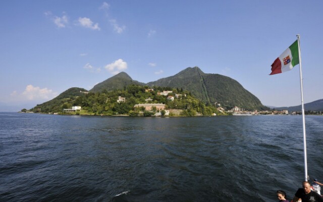 Vista di Maccagno Fantastico Pool