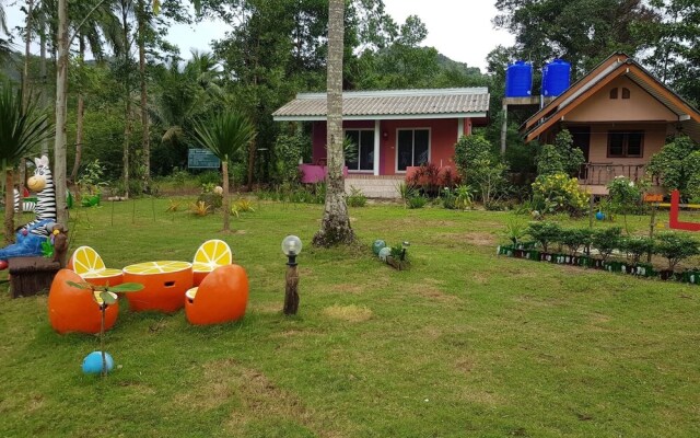 Lee Red House