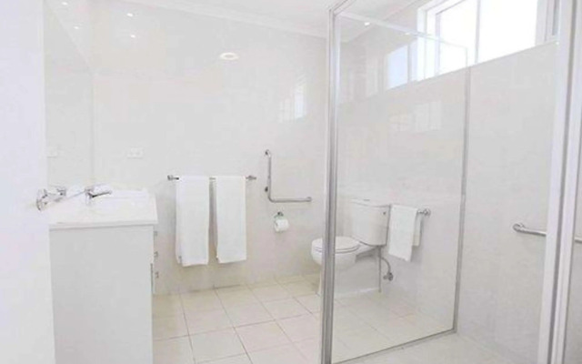 Quality Hotel Melbourne Airport