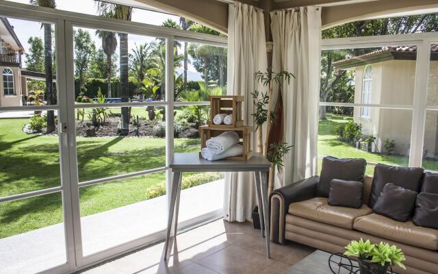 La Esmeralda en el Encanto Hotel Petit