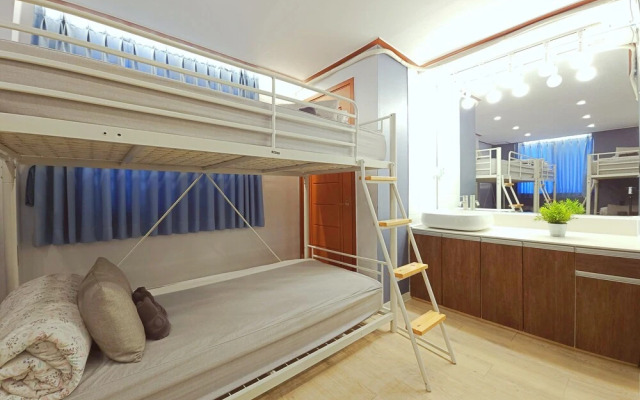 OYO Rooftop Hostel