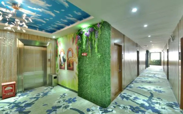 Huating Hotel (Fengzhou)