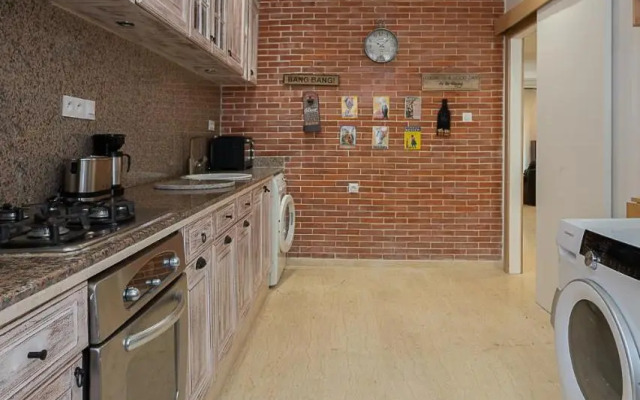 Luxury Two Bedrooms Apartment - Best Location