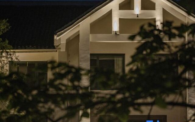 Yunfu Banshan Holiday Homestay