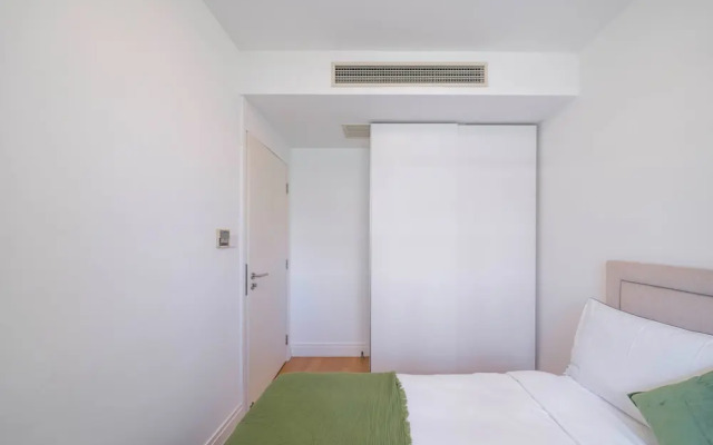 Tyms Stylish 3BR 2BA Apt Xujiahui Metro