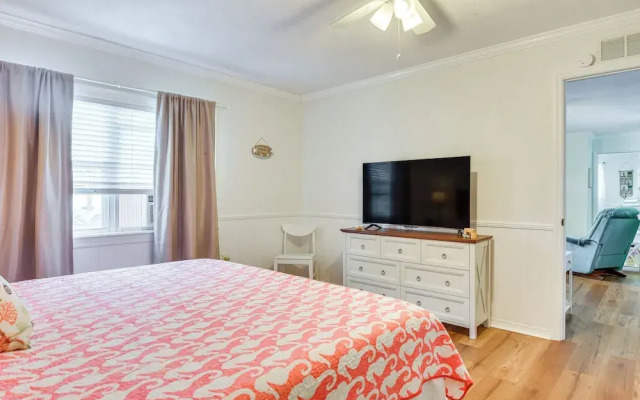 1 Mi to Anna Maria Island: Pet-friendly Retreat