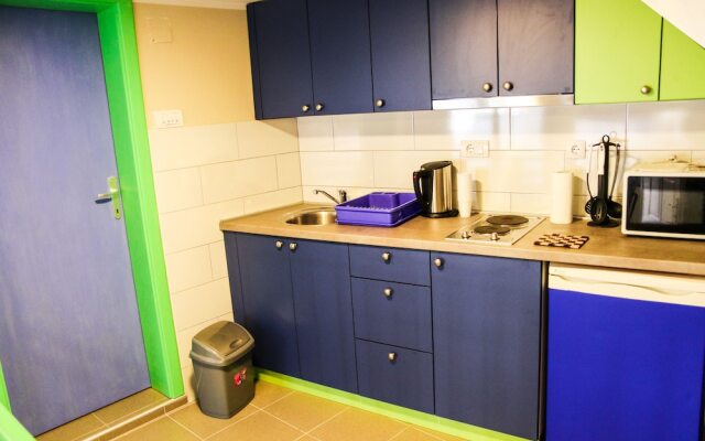 Varad Inn Hostel and Cafe