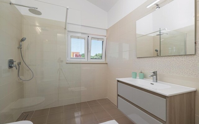 Awesome Home in Krnica with Hot Tub, WiFi & 3 Bedrooms