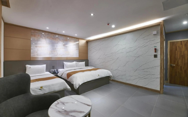 Hotel Aura
