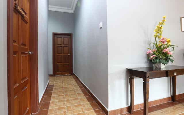 OYO 89523 Villa Sri Mayang