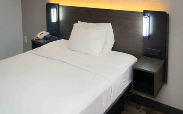 Studio 6 Extended Stay - West Palm Beach, FL