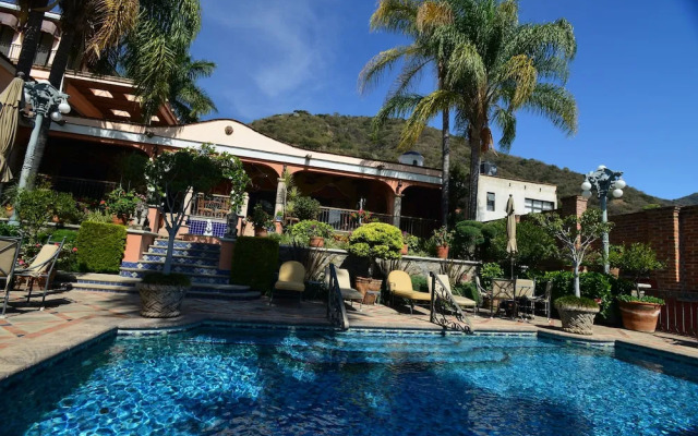 Casa Tres Leones